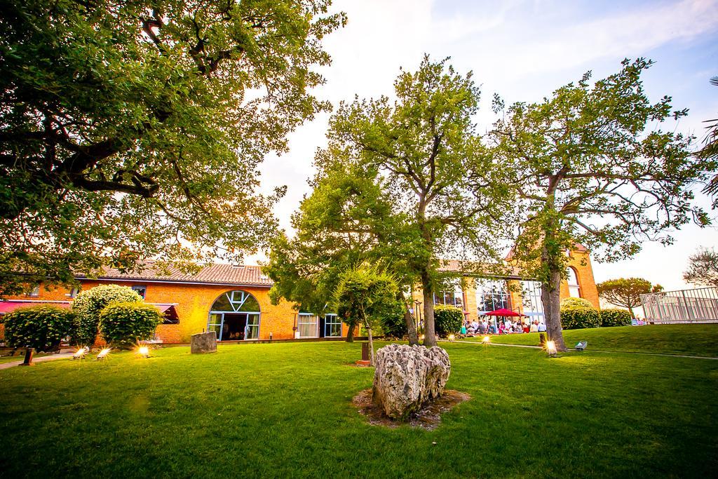 Les Ecuries De La Tour Hotel Mondonville Kültér fotó